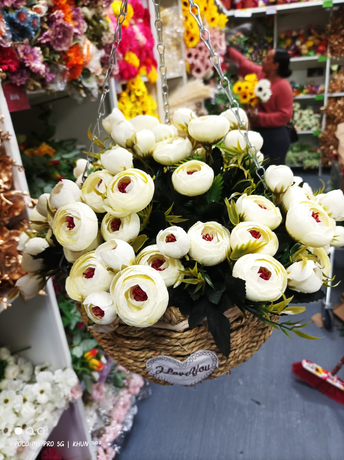 Cesta Colgante de Rosas